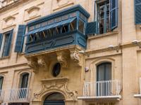Holzbalkon an einem Stadtpalast in Valetta - Malta